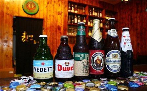 国内排行前十的啤酒品牌(冰纯嘉士伯啤酒一支价格)